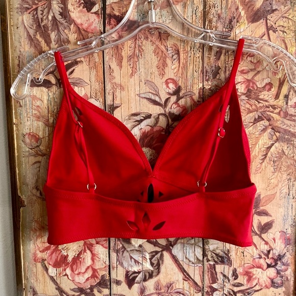NWOT CARBON38 GIGI C SPORT STRETCH BODYCON RED LASER CUTOUT WORKOUT TOP BRA M - Picture 6 of 14